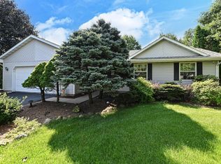 306 Arbor Ridge Dr, Delavan, WI 53115