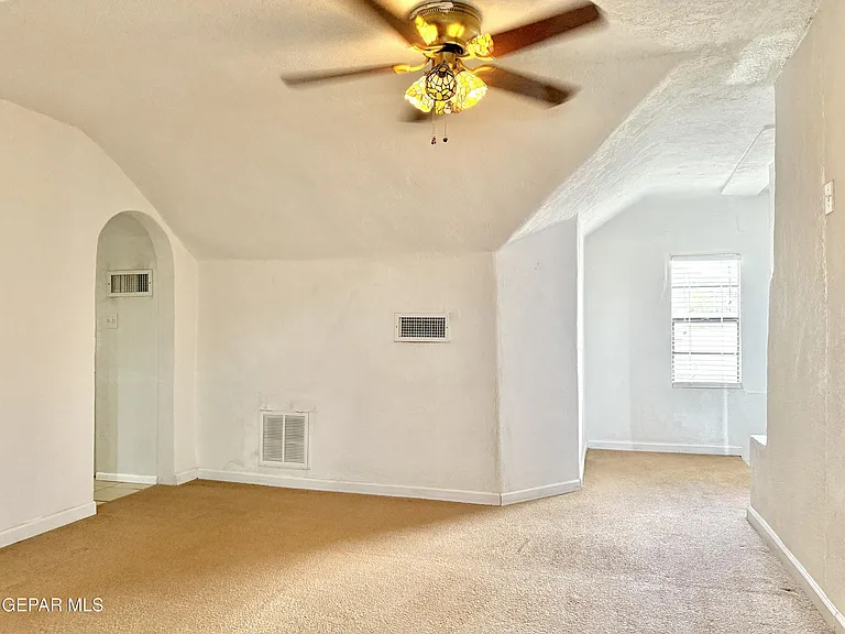 611 New York Ave — Photo 36