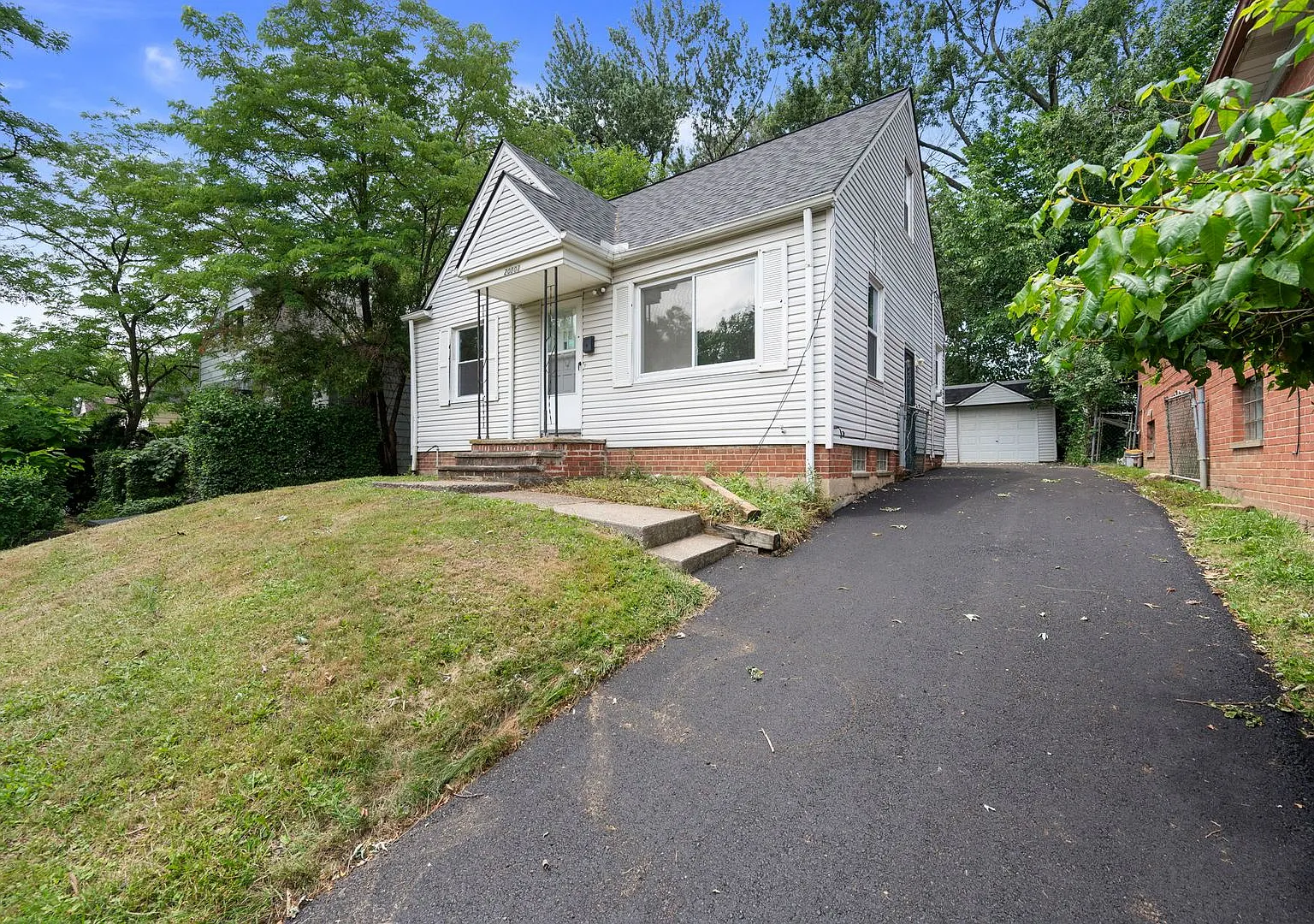 20803 Kenyon Dr — Photo 2