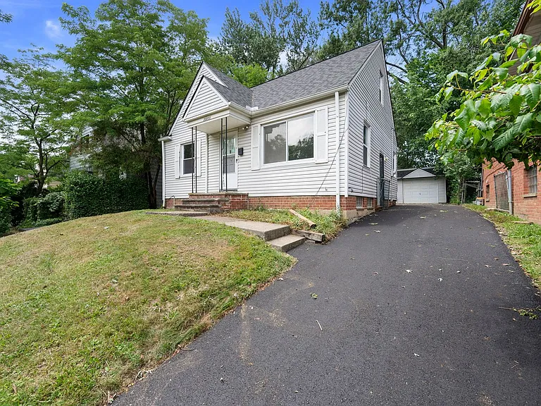 20803 Kenyon Dr — Photo 2