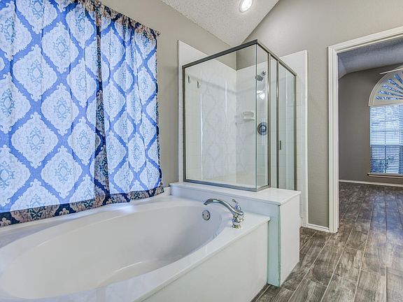 3rd image of 6486 Plantation Ln