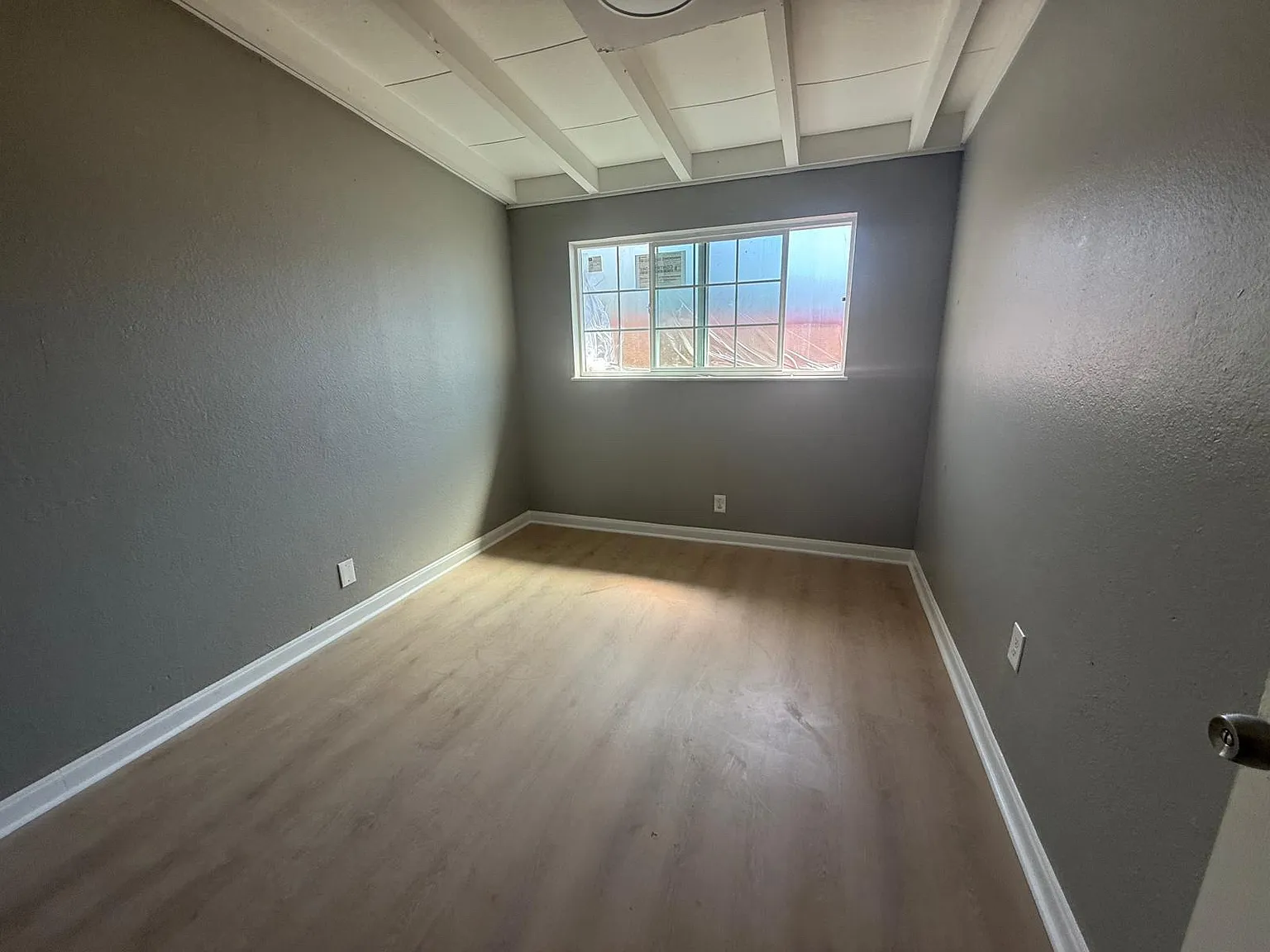 4 bed, 1450 sqft, $5,750 — Photo 3
