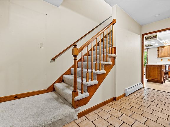 5th image of 216 Ramblewood Dr