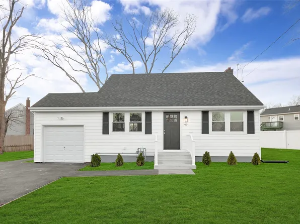 99 Wantagh Avenue, East Islip, NY 11730