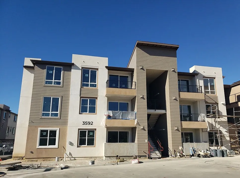 1 bed, 1.0 bath, $1,803 — Photo 1