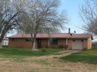 2902D County Road 101, Carrizo Springs, TX 78834