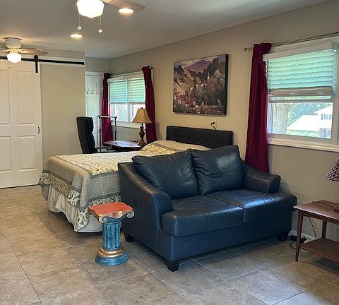 3rd image of 2305 Crestview Way #1C