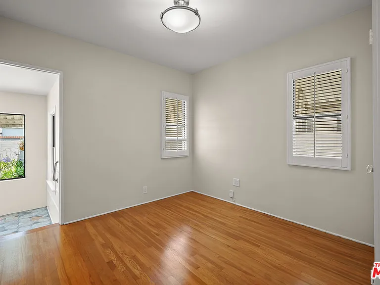 3960 Welland Ave — Photo 13