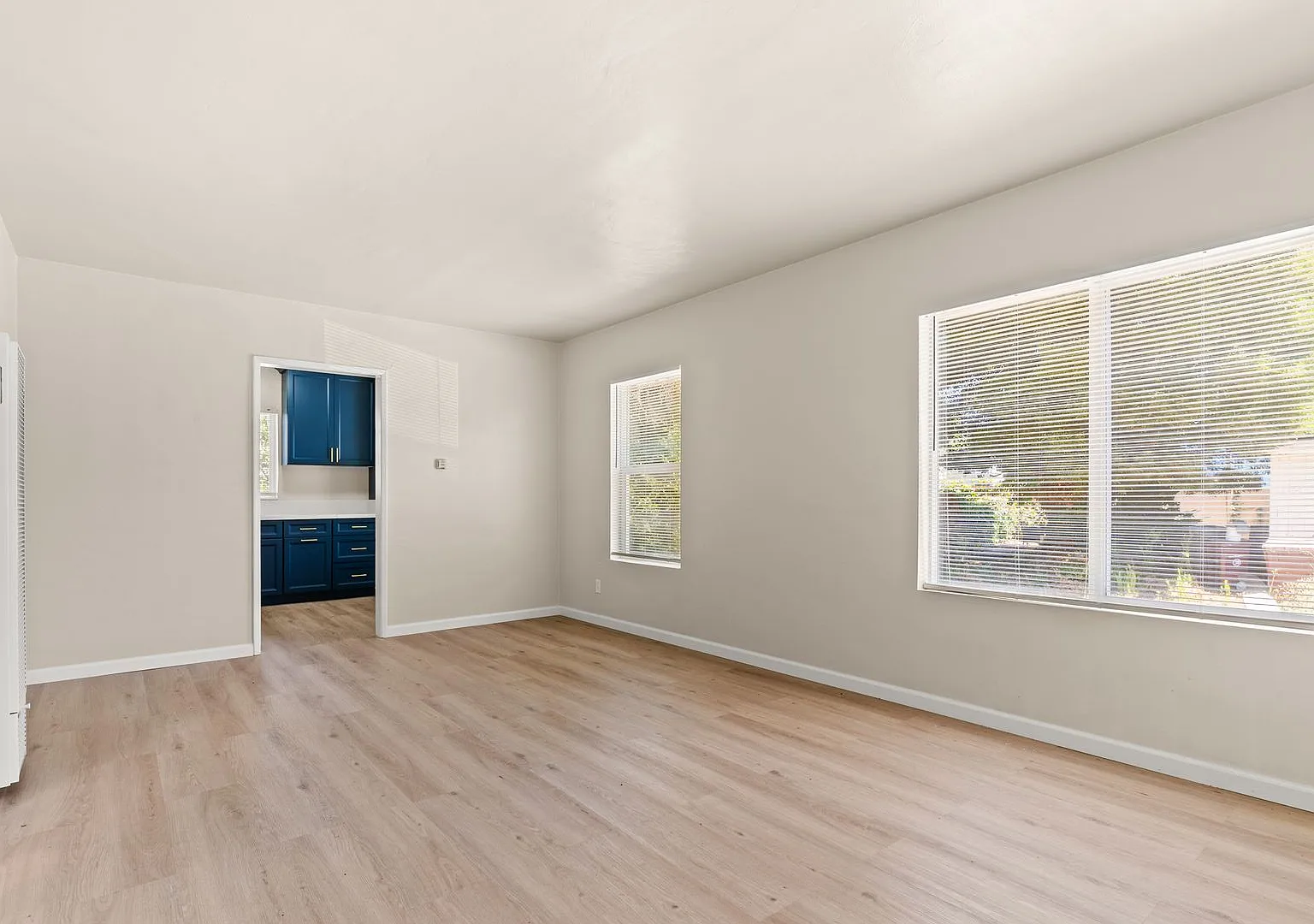 Fully Remodeled Oakland 2 Bed w/ Off-Street Parking & Beautiful Cabinets — Photo 4
