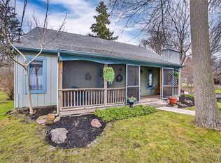30 Pine Acres Ct, Williamsville, NY 14221
