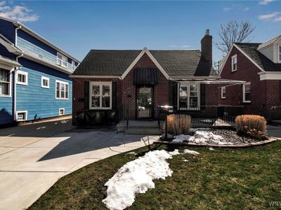 195 Culver Rd, Buffalo, NY, 14220