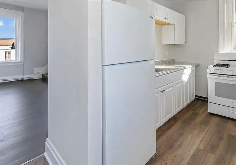 2335 May St #3R — Photo 2