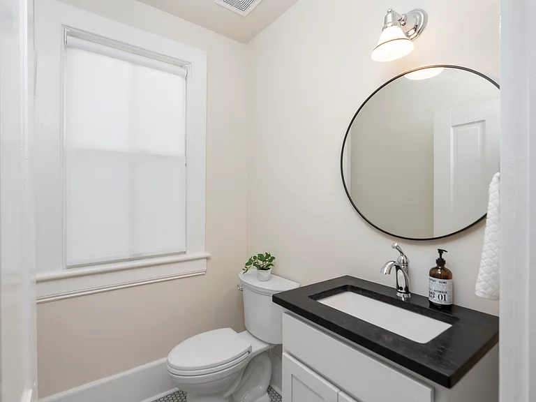 138-140 N Coalter St #140 — Photo 11