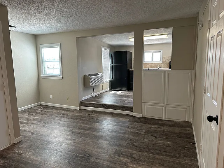 417 N Walnut St — Photo 25