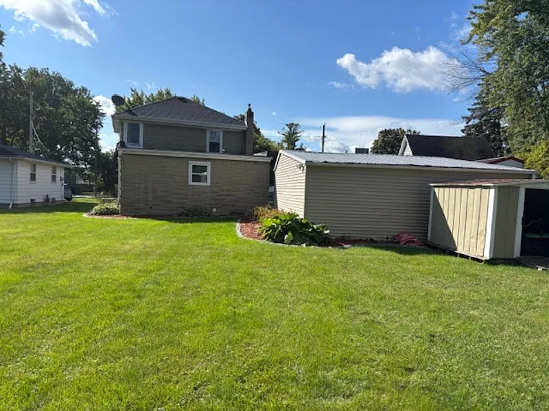 3 bed, 1.0 bath, $1,499 — Photo 2