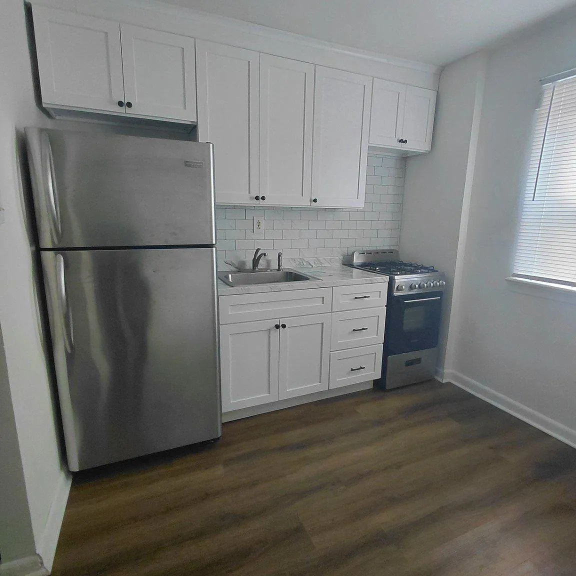 2 bed, 1.0 bath, 1000 sqft, $1,400 — Photo 3