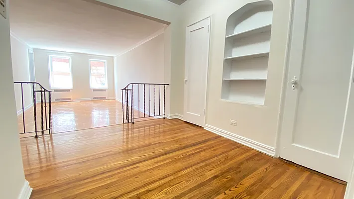 Rented by Contact Realty | media 26