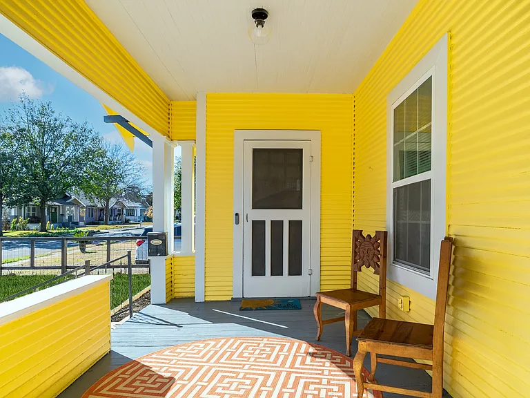 475 E French Pl — Photo 4