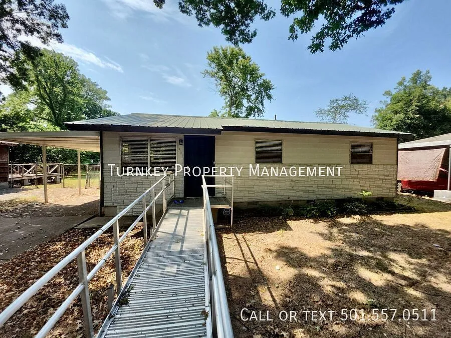 Charming 3-Bedroom Little Rock Rental — Photo 1