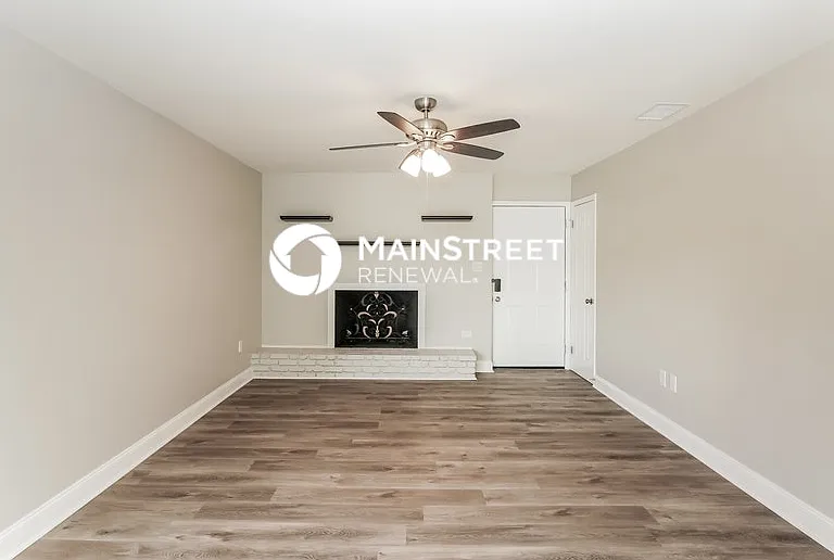 4925 Indialantic Dr — Photo 3