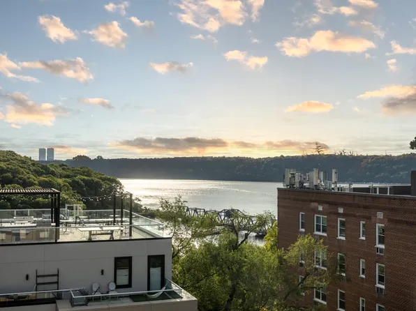 2390 Palisade Avenue image 8 of 18