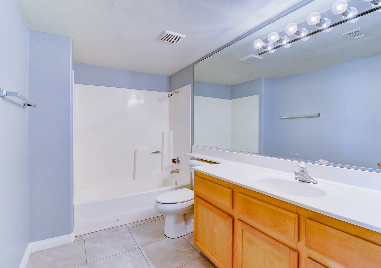 2974 Juniper Hills Boulevard Unit#101, Las Vegas, Nevada 89142 — Photo 2