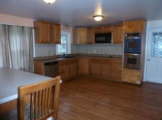 92 Dartmouth St, Brockton, MA 02301