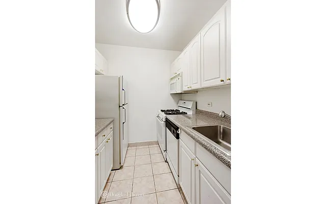 Rented by Douglas Elliman | media 4