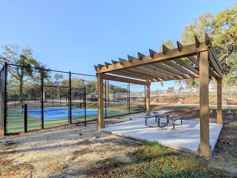 Grand Oaks Apartment — Photo 43