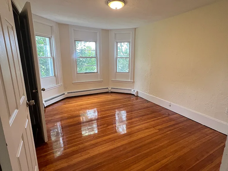 19 Flint St #19A — Photo 3