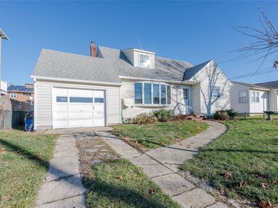 25 Hayes Road, Amityville, NY, 11701