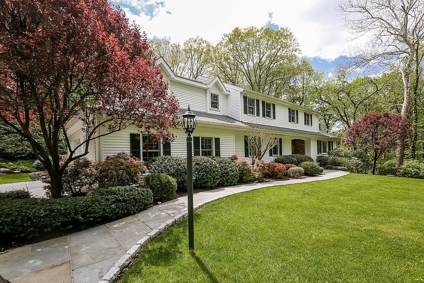 43 Old Rock Ln, Norwalk, CT 06850 | Zillow
