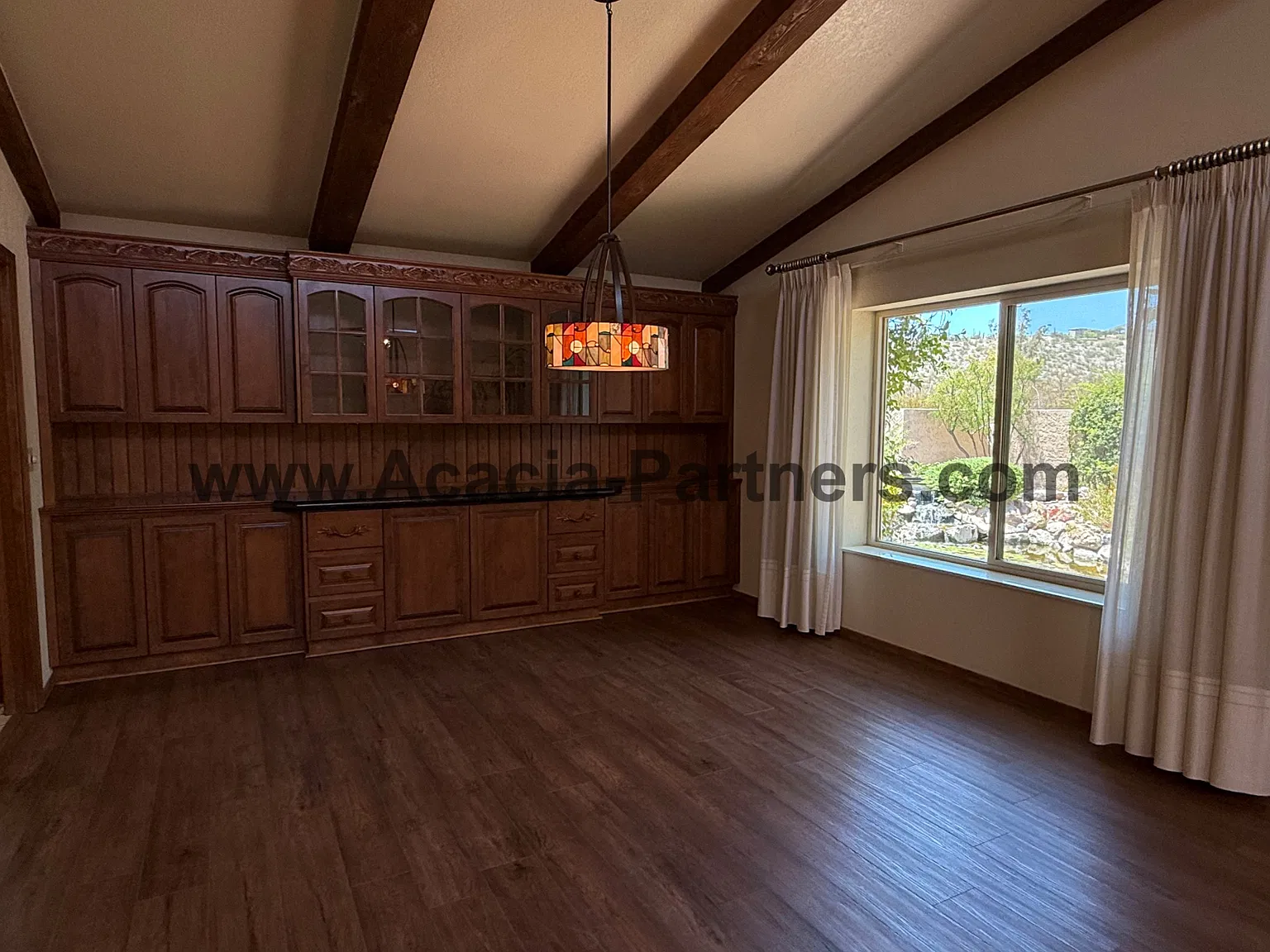 ** Coming Soon** Stunning Two Bedroom With Den — Photo 4