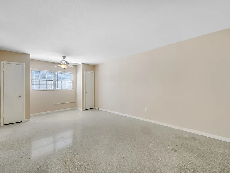 211 Danube — Photo 77