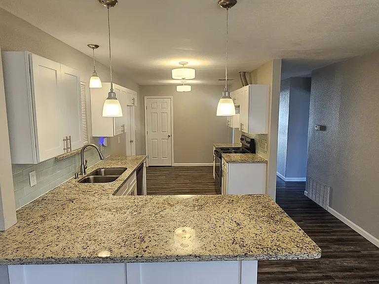 308 Paula Ave — Photo 2