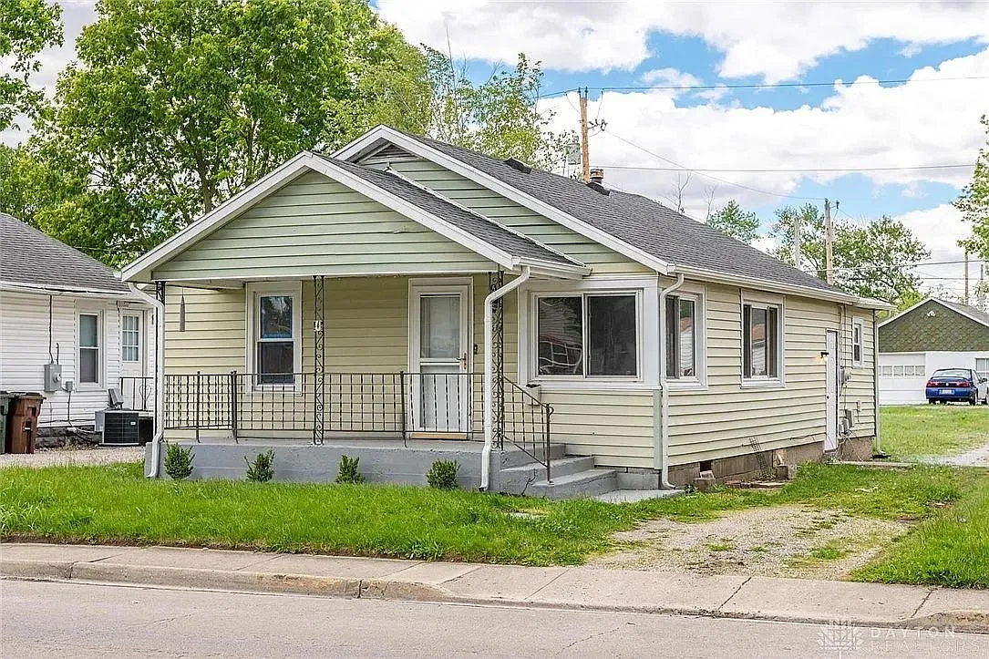 2 bed, 1.5 bath, $1,300 — Photo 1