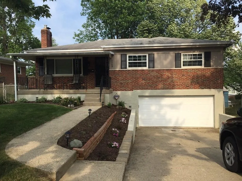 3 bed, 1.5 bath, 1226 sqft, $2,200 — Photo 1