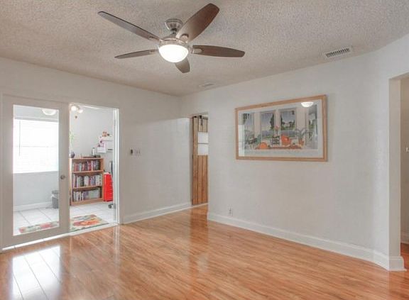 4th image of 3506 W Paxton Ave