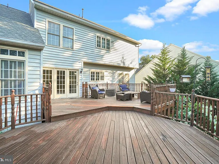 6430 Bellevue Pl — Photo 35