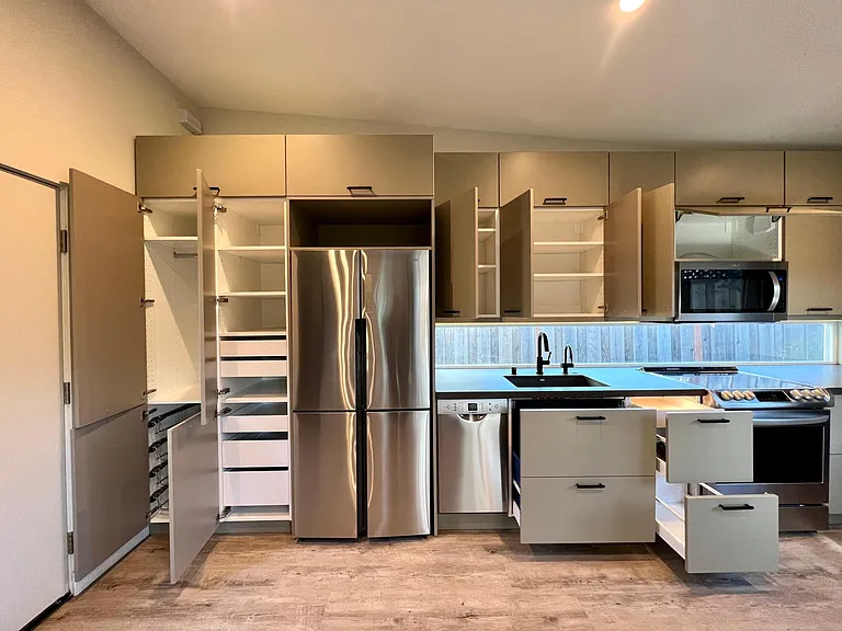 2737 Massachusetts Ave — Photo 5