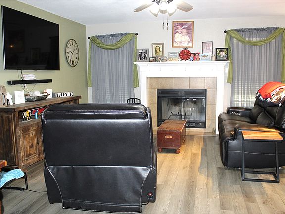 3rd image of 1219 Prairie Wind Blvd