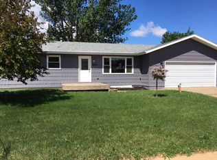 660 4th Ave SW, Dickinson, ND 58601