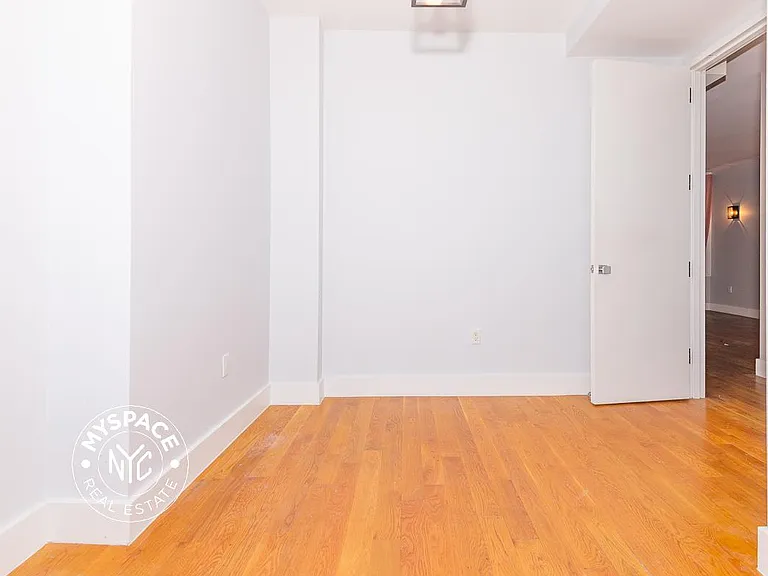 462 Pulaski St #2B — Photo 7