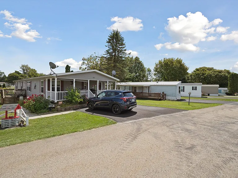 Sunny Acres — Photo 37