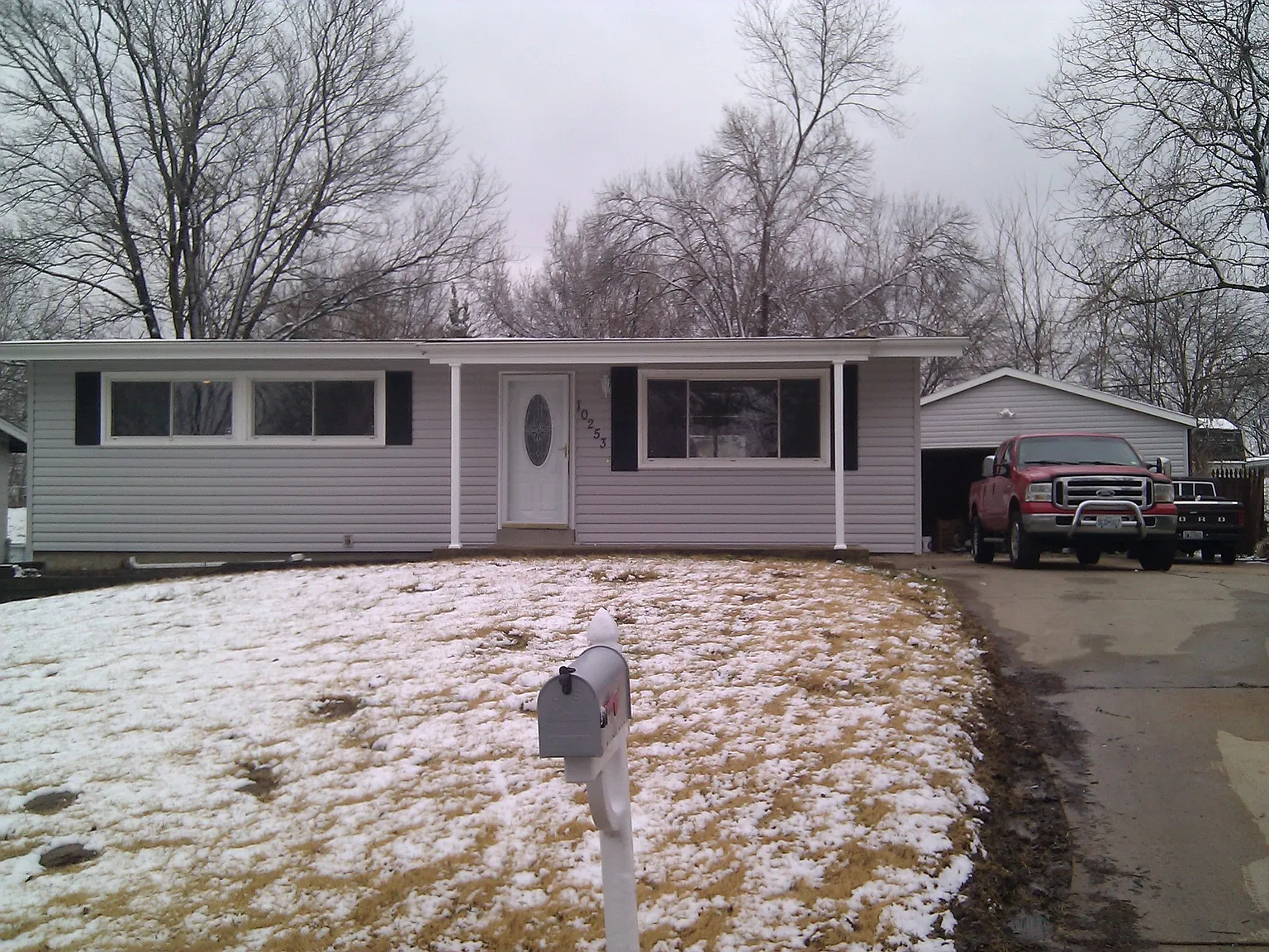 10253 Green Valley Dr photo 1