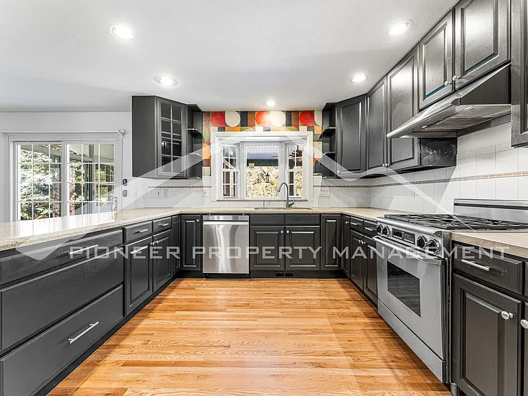 2295 Vineyard Pl — Photo 6
