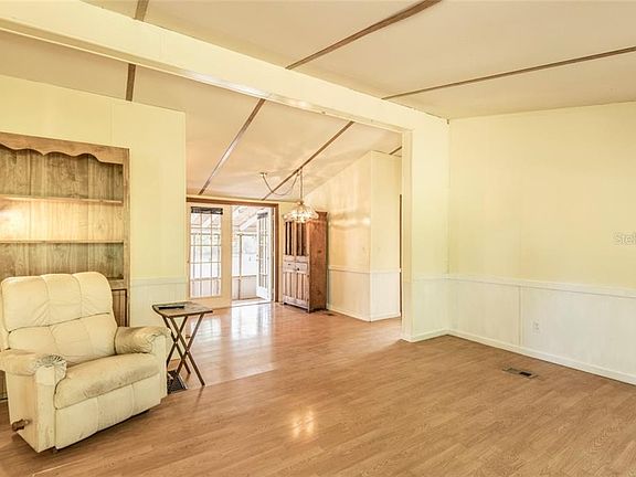 4th image of 39830 Windward Ave