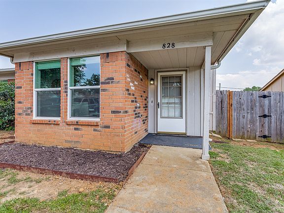 2nd image of 828 Woodland Ct