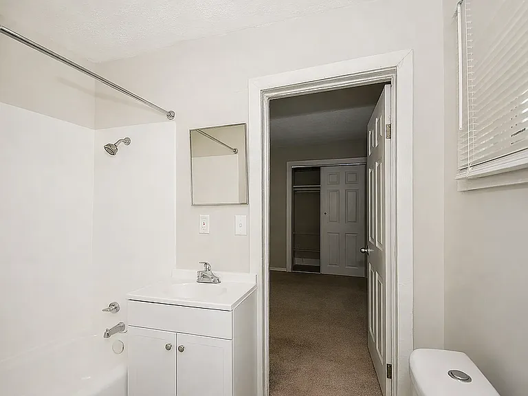 3750 N Kercheval Dr — Photo 6