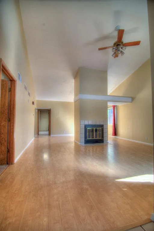 2 bed, 2.0 bath, 1200 sqft, $2,100 — Photo 3